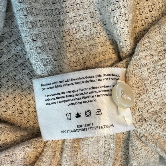 Isaac Mizrahi Women’s Tan Waffle Knit Casual Button Up Lightweight Sweater Sz M - Picture 5 of 6